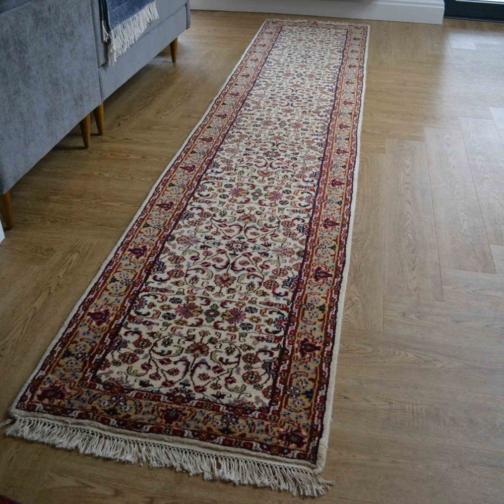 Isphahan Traditional Hand Knotted Wool Runner Rug in Cream Red